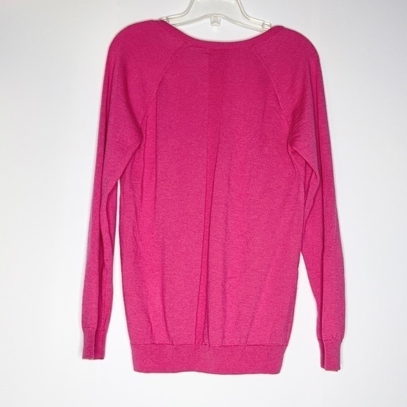 GAP Fuchsia Extra Fine Merino Wool V-neck Sweater US M - Picture 2 of 5